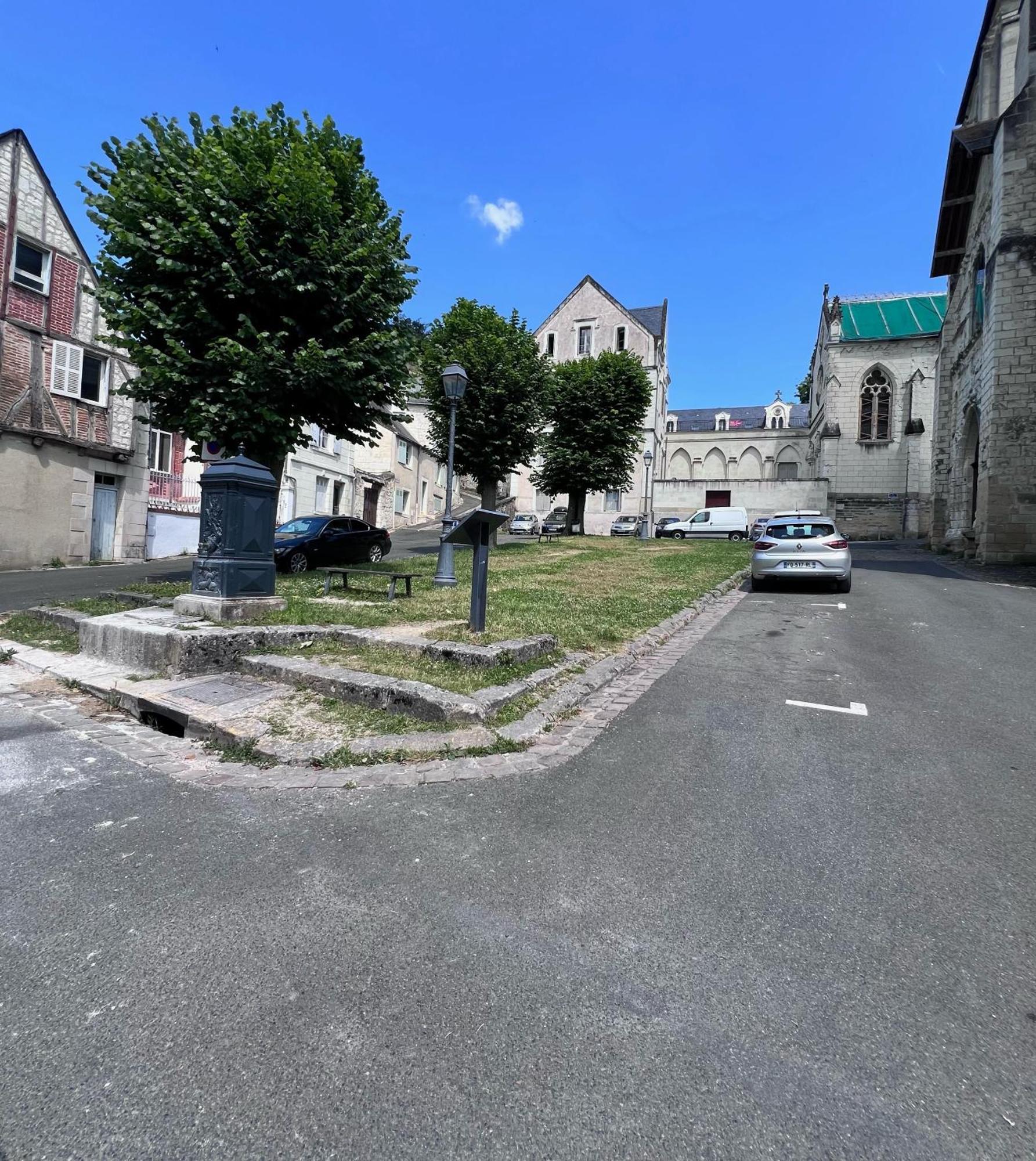 Le Rabelais, Superbe Appartement En Duplex, Proche Forteresse Et Monument Historique Chinon Exterior photo